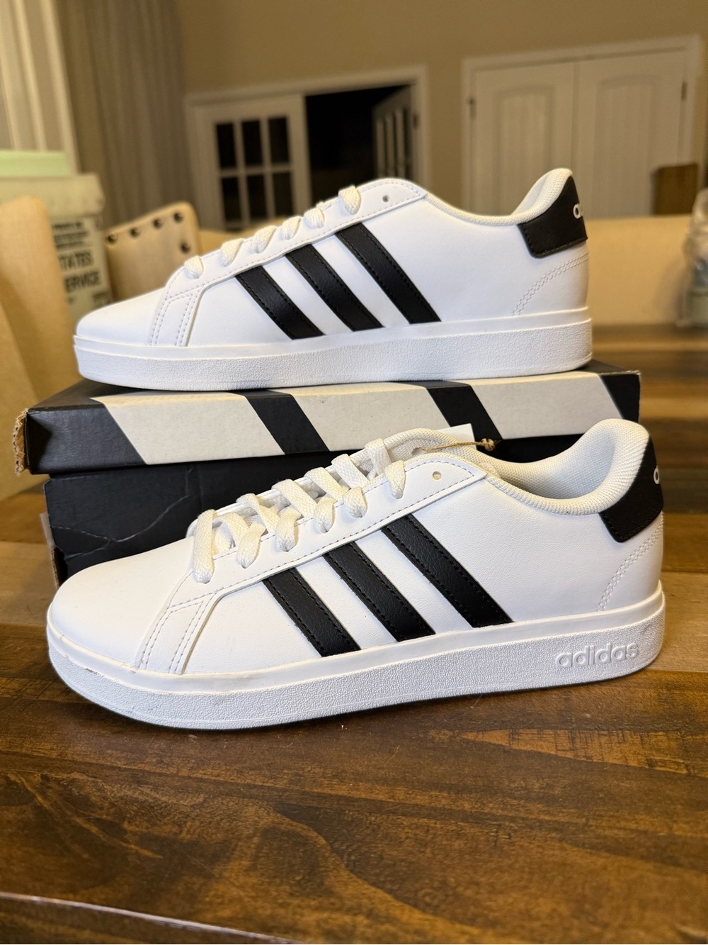 adidas Grand Court 2.0 K Lace Up Synthetic Low Top Sneaker US 6 White/Black